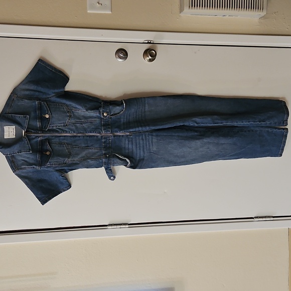 💙Denim Jumpsuit💙 - Picture 3 of 4